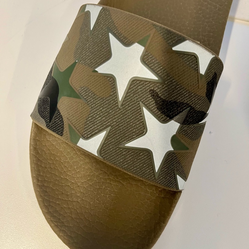 NWT - Valentino Garavani Women Green Camouflage Star Print Slides - Size 39 EU - Picture 4 of 9
